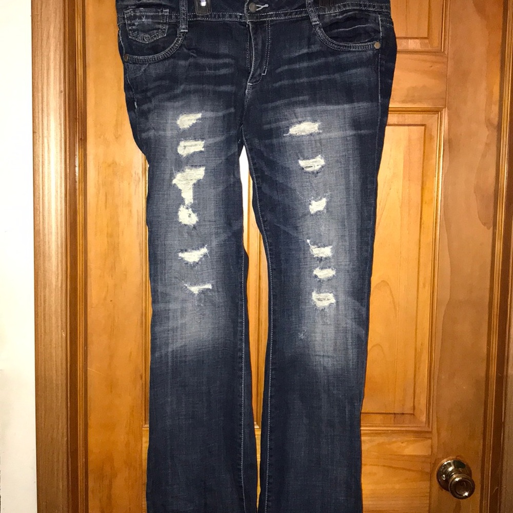 Decree distressed jeans